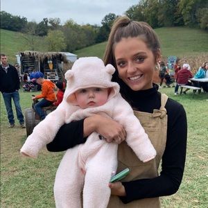 Meet your Posher, Gabriella